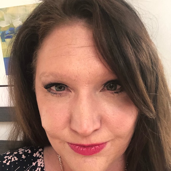 Meet your Posher, Carrie - Picture 1 of 1